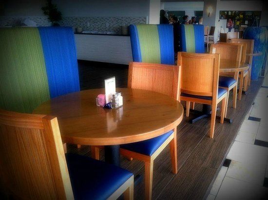 Islands Bar and Grill